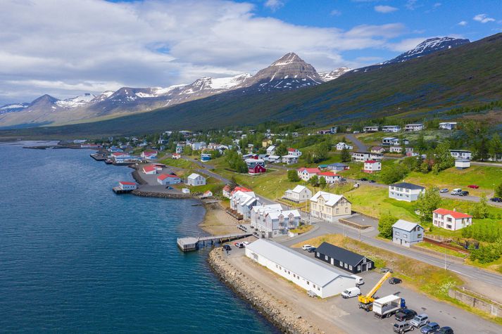 Fáskrúðsfjörður á fallegum sumardegi.