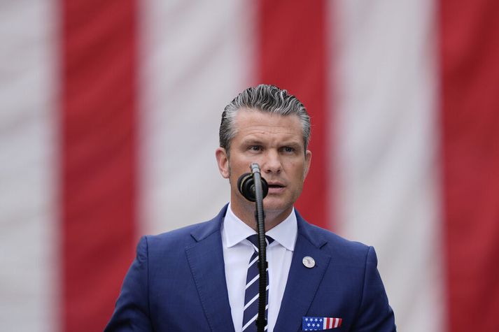 Pete Hegseth er varnarmálaráðherra Bandaríkjanna og verðandi stríðsmálaráðherra.