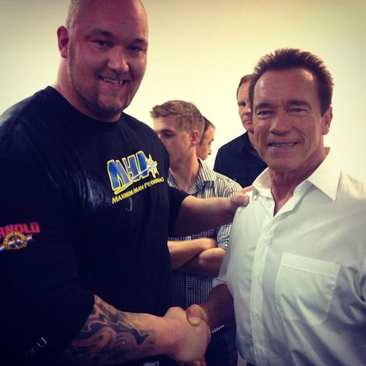 Hafþór Júlíus ásamt Arnold Schwarzenegger á Arnold Classic.