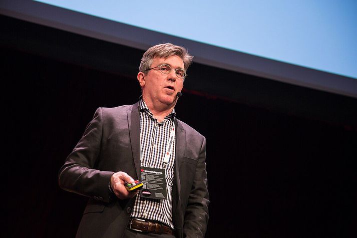 Jens Pétur Jensson, framkvæmdastjóri Internets á Íslandi (ISNIC), var fyrir söluna stærsti einstaki hluthafinn með ríflega 30 prósenta hlut.