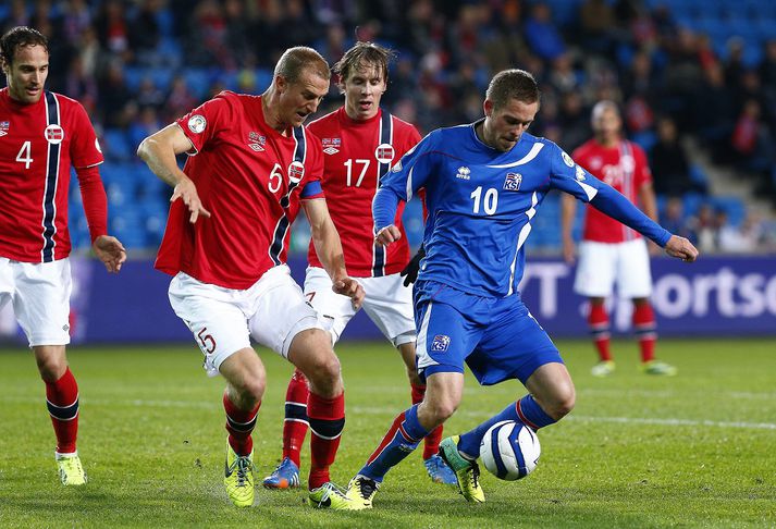 Það vilja allir eignast hlut í litla Íslandi um þessar mundir.