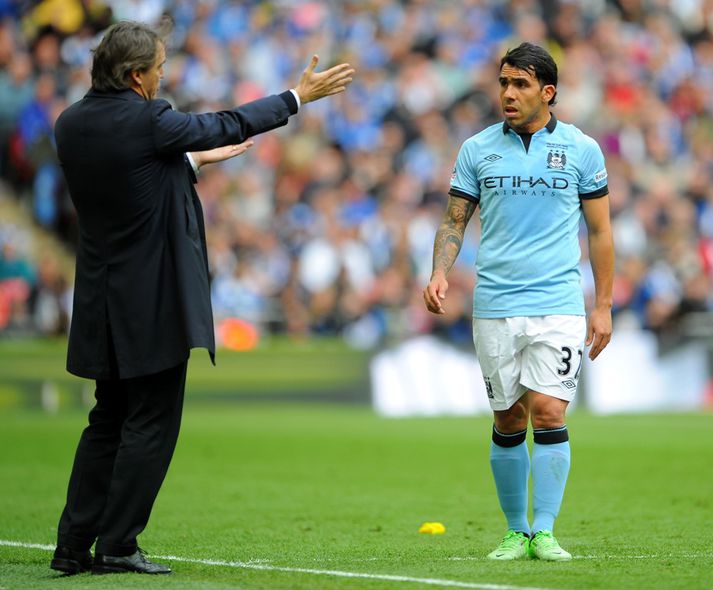 Mancini segir Tevez til í dag.