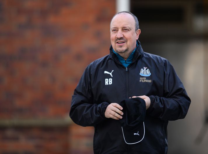 Benitez hress á æfingu Newcastle í gær.