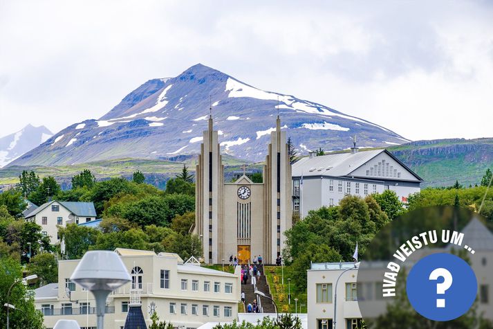 Akureyrarkirkja er eitt af helstu kennileitum Akureyrar. 