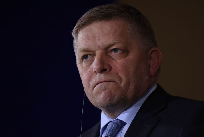 Robert Fico var skotin í gær, en hann er sagður komin úr lífshættu.