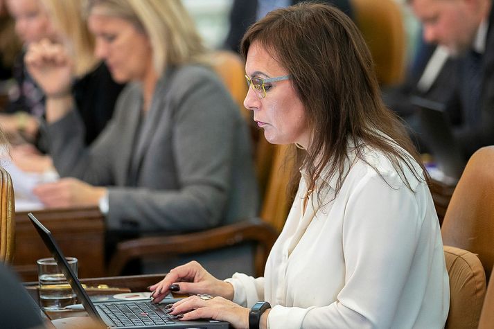 Bjarkey Olsen Gunnarsdóttir er þingflokksformaður Vinstri grænna.