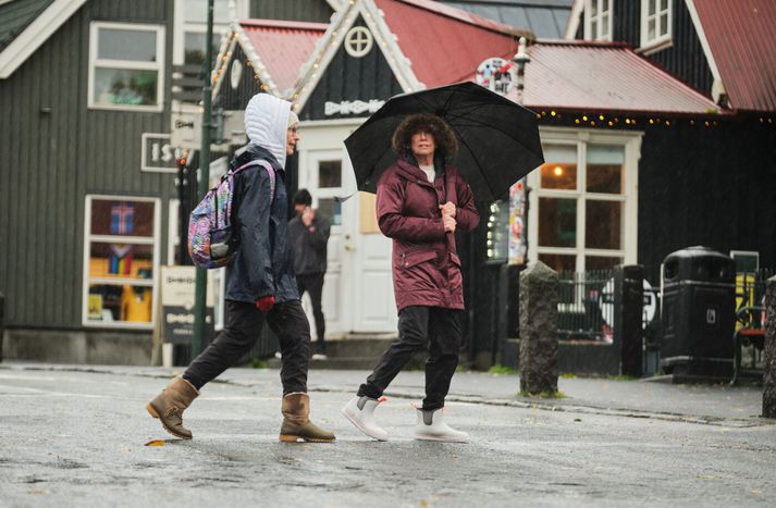 Næsta lægð nálgast brátt með rigningu og tilheyrandi.