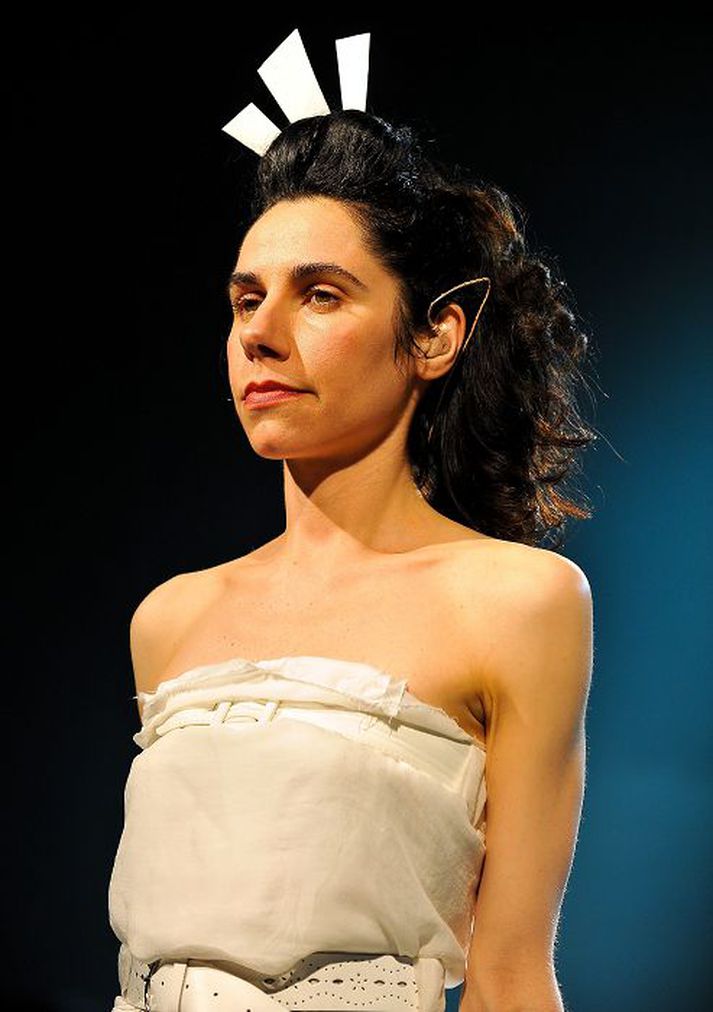 Kvikmyndin Let England Shake, sem samanstendur af tólf stuttmyndum við lög samnefndrar plötu PJ Harvey, verður sýnd á RIFF sem hefst í næsta mánuði.