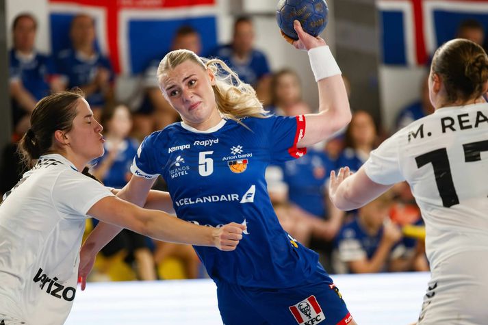 Tinna Sigurrós Traustadóttir og stöllur hennar í U-20 ára landsliði Íslands í handbolta lentu í 7. sæti á HM.