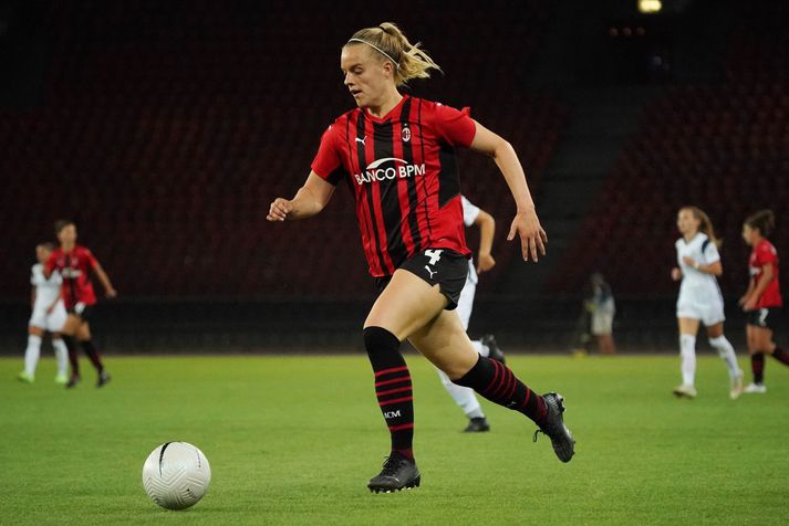 Guðný Árnadóttir í leik með AC Milan í Meistaradeildinni í fótbolta á dögunum.