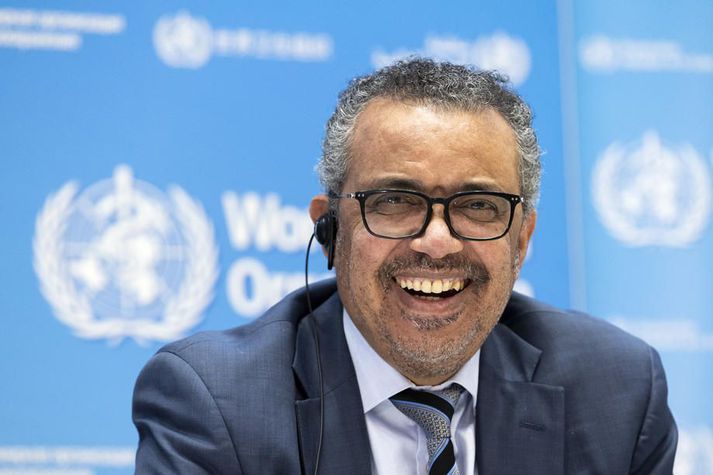 Tedros sagðist bjartsýnn en varaði við því að óbólusett samfélag væri gróðrastía fyrir ný afbrigði kórónuveirunnar.