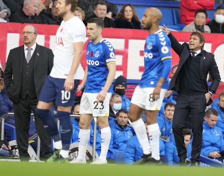 Rafa Benitez og Antonio Conte stýra sínum liðum
