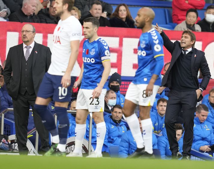 Rafa Benitez og Antonio Conte stýra sínum liðum