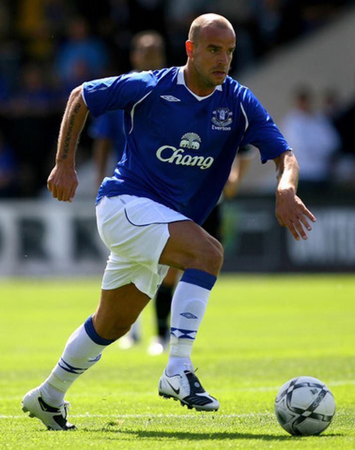 Í leik með Everton árið 2008.