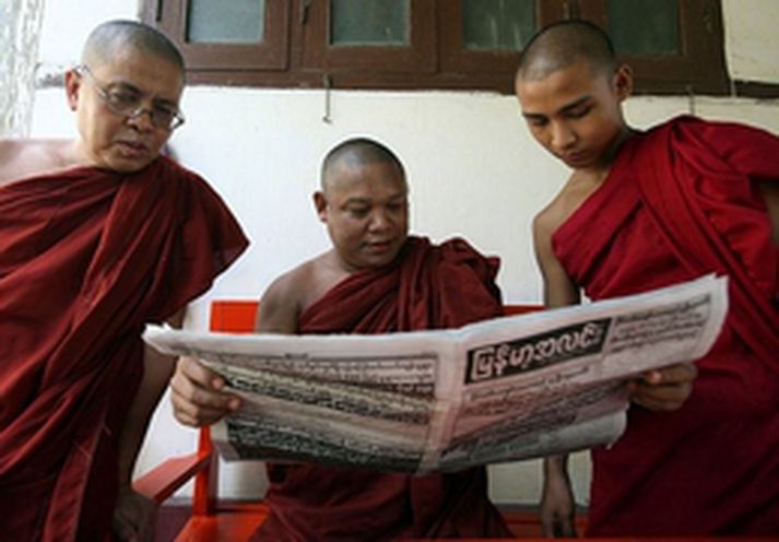 Munkarnir eru afar ósáttir við herstjórnina í Myanmar.