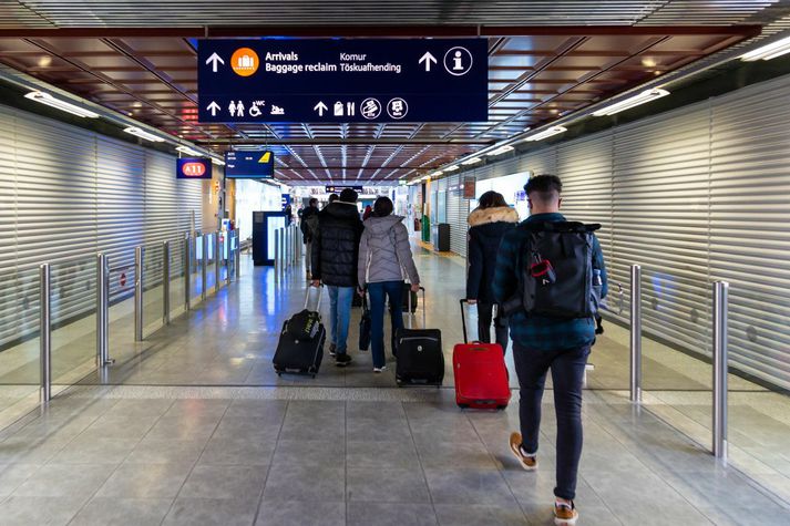 Verið er að rannsaka sprengjuíhlut sem fannst á vettvangi og myndbandsupptökur hafa enn ekki leitt neitt í ljós um sökudólginn eða hvað vakti fyrir honum.