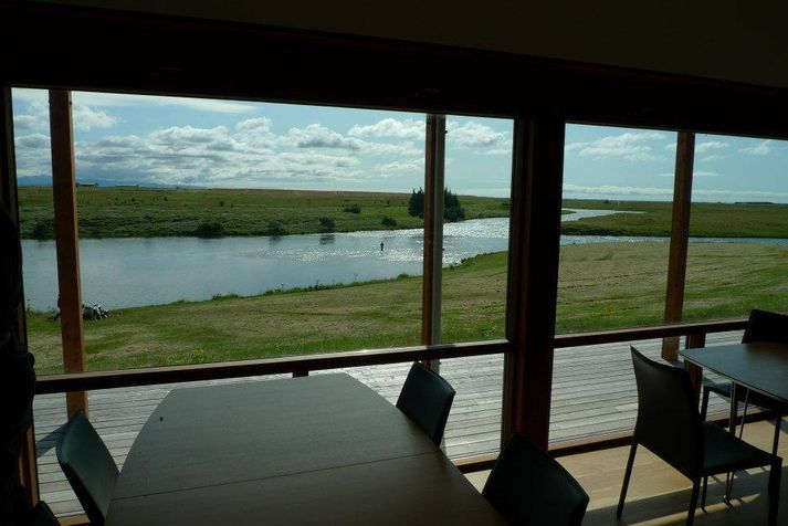 Innan úr húsinu þaðan sem stöngunum var stolið.