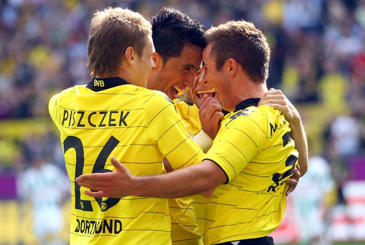 Leikmenn Dortmund fagna sigrinum í dag.