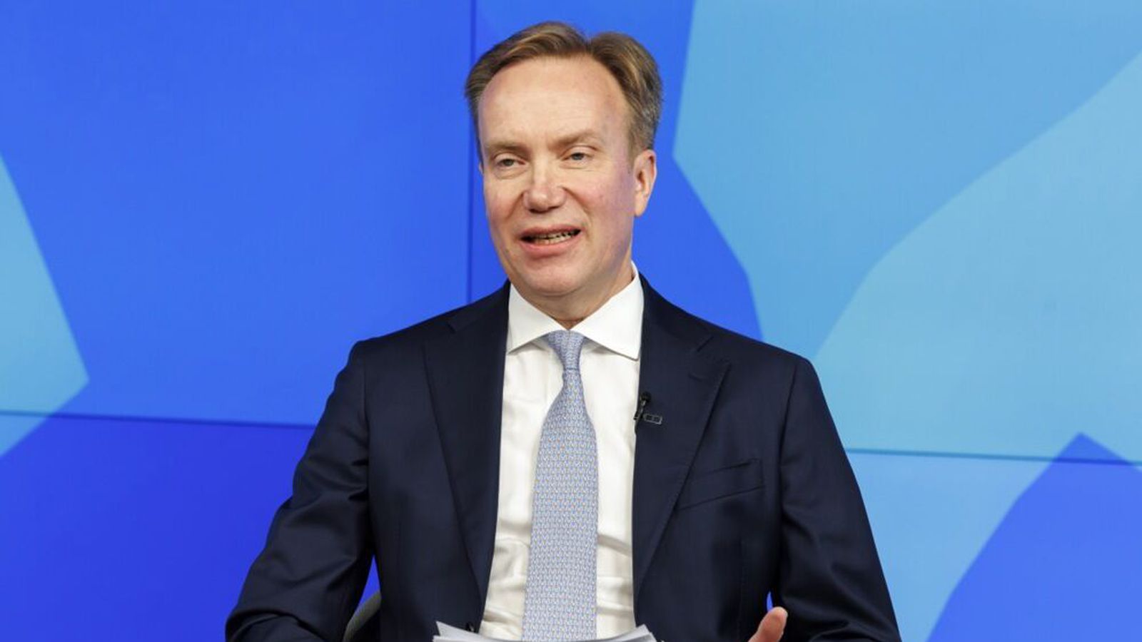 Davos-toppur hættir vegna Ep­stein-tengsla