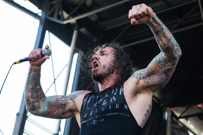 Lambesis á yfir höfði sér níu ára fangelsi verði hann sakfelldur.