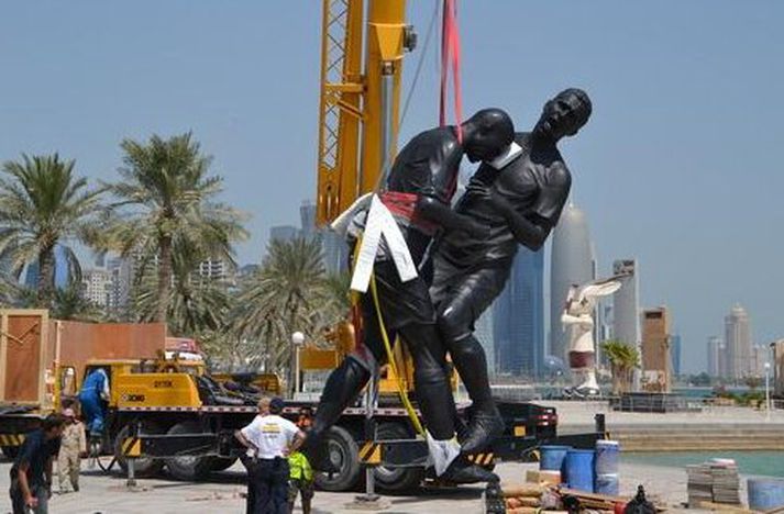 Styttan af félögunum Zidane og Materazzi í Doha.