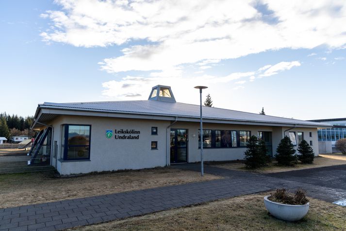 Um er að ræða leikskólann á Flúðum.