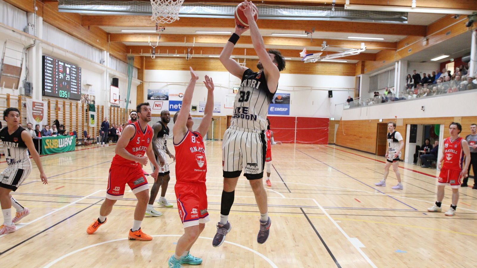 Sindri einum leik frá úrslitaeinvíginu