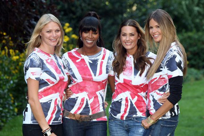 Þær Jodie Kidd, Naomi Campbell, Yasmin Le Bon og Elle Macpherson leggja sitt af mörkum til fórnarlamba flóðanna í Bretlandi