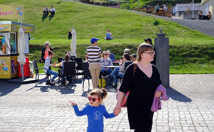 Akureyri verður í listaham í sumar og mun menningin dreifa sér um allan bæinn. Hátíðin var sett á Laugardaginn.