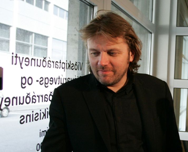 Jón Ásgeir ætlar að krefja New York Post um leiðréttingu á frétt sem skrifuð var um hann.