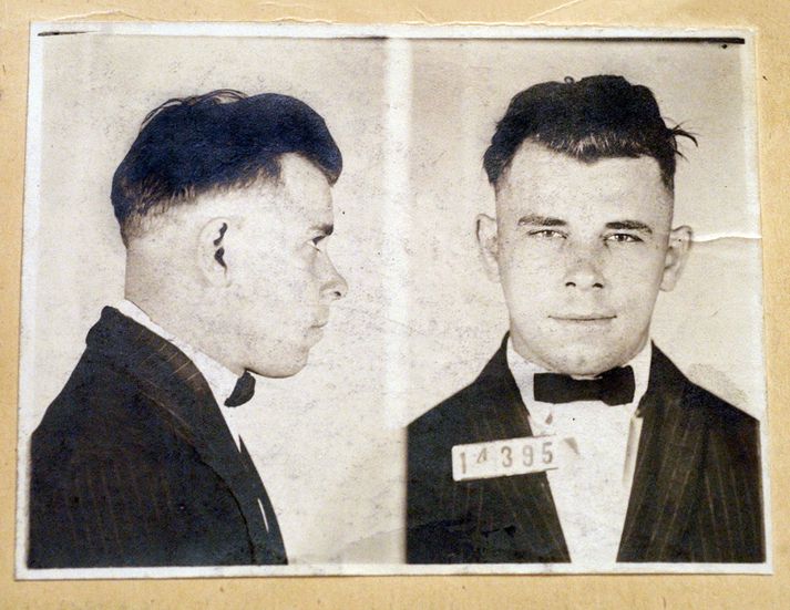 FBI segir öruggt að Dillinger sjálfur hafi verið skotinn og grafinn. Það hafi meðal annars verið staðfest með fingraförum.