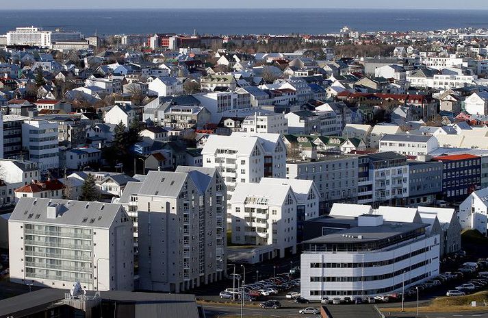Almenn útlán Íbúðalánasjóðs drógust saman um 45,4 prósent milli mars 2014 og 2013, fóru úr 743 milljónum í 406 milljónir. 