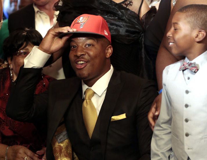 Jameis Winston var með fjölskyldu sinni í gær þegar nýliðavalið fór fram.