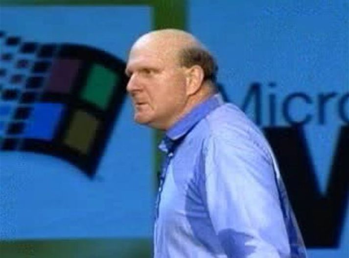 Steve Ballmer, búinn að setja upp hörkulegri svipinn og klár í slaginn.