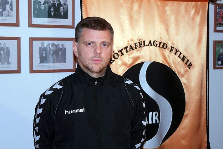 Ásmundur Arnarsson skrifaði undir í gær.