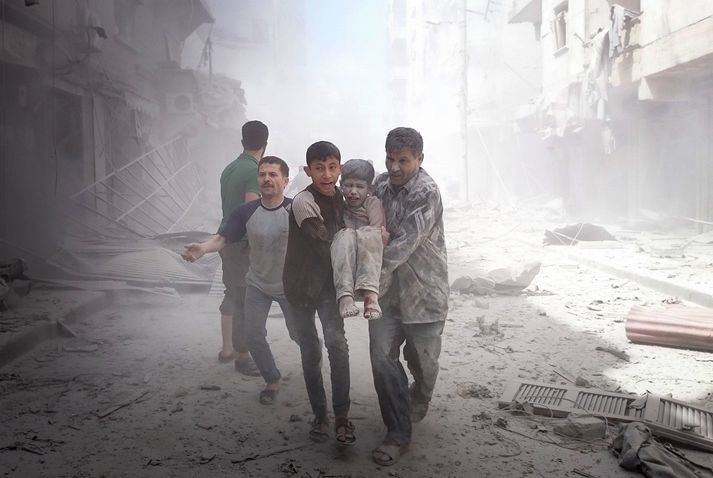 Frá Aleppo eftir loftárásirnar.