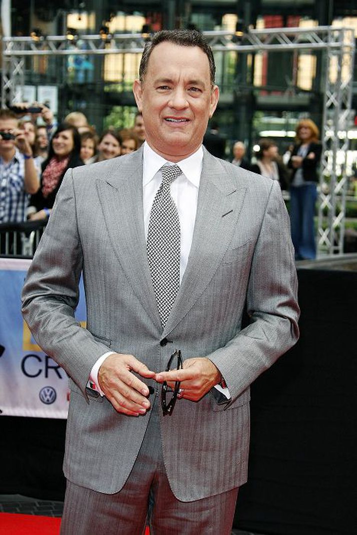Ferill Tom Hanks siglir lygnan sjó um þessar mundir; myndir hans þykja hvorki góðar né alslæmar. Nýjasta mynd hans, Larry Crowne, verður frumsýnd um helgina.