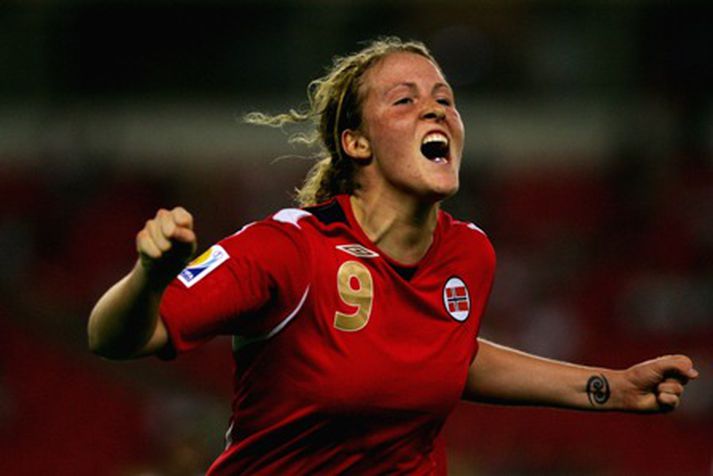 Isabell Herlovsen fagnar marki sínu gegn Gana í dag.