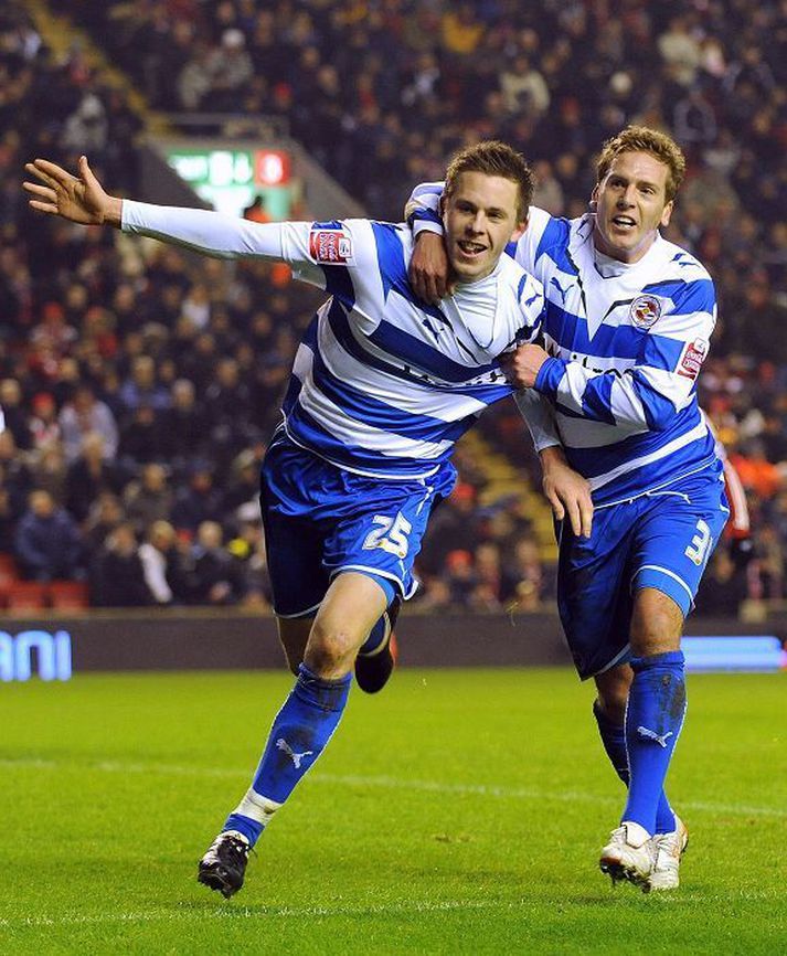 Gylfi Þór Sigurðsson fagnar jöfnunarmark sínu á Anfield í janúar 2010. 
