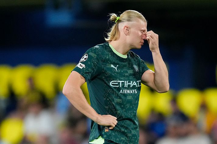 Álagið er mikið á Erling Haaland og félögum í Manchester City í maí enda á liðið möguleika á að vinna ensku þrennuna.