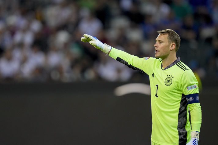 Manuel Neuer er sakaður um nísku.