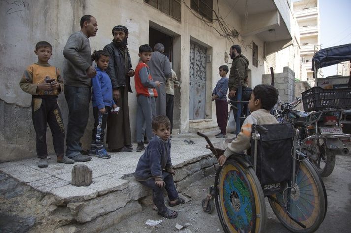 Sýrlenski stjórnarherinn hefur meðal annars gert árásir í hverfunum Shaar, Sukkari, Sakhour og Karam al-Beik í austurhluta Aleppo.