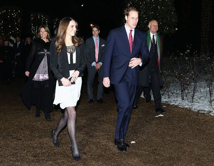 Sátt við gestalistann Vilhjálmur og Kate Middleton ganga í hjónaband hinn 29. apríl næstkomandi. 1.900 gestir fá að sækja athöfnina sjálfa en aðeins þrjú hundruð er boðið í kvöldverðinn sem Karl Bretaprins heldur.Nordic Photos/Getty