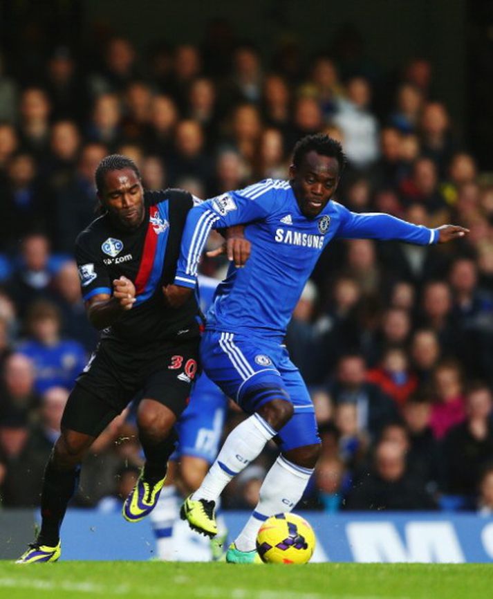 Hinn ganverski Essien í leik með Chelsea á tímabilinu.