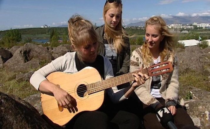Þórdís, Elva og Sólveig eru á meðal ungmenna sem standa að hátíðinni sem verður haldin í mynni Þjórsárdals í Gnúpverjahreppi á laugardag en allir í hópnum tengjast svæðinu á einn eða annan hátt.