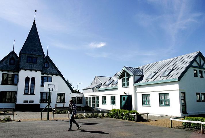 Stjórn skólans vonar að fórnalömbin upplifi réttlæti af hendi þeirra sem teljast ábyrgir.