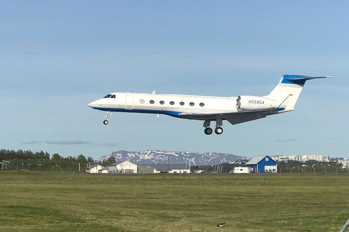 Þotan lendir á Reykjavíkurflugvelli í kvöld. Hún er af gerðinni Grumman Gulfstream, sem er ein dýrasta gerðin af einkaþotum.