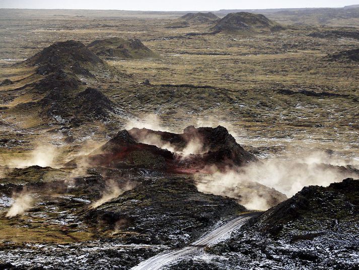 Eldvörp á Reykjanesi er alls tæplega tíu kílómetra löng gígaröð frá 13. öld.