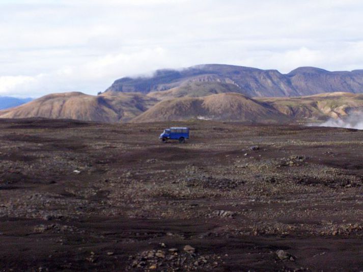 Í hálendisferð. Náttúran er jafn mikið skemmd þótt háspennulína sjáist ekki frá vegi, segir formaður 4X4. 