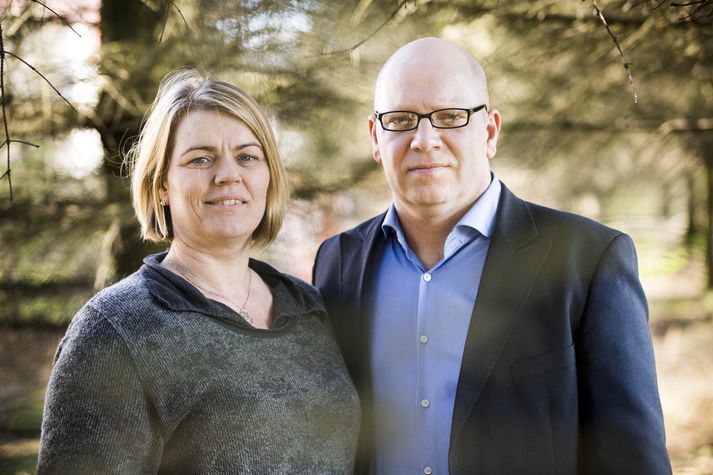 Hjónin Magnús og Linda upplifðu mikið áfall um sumarið 2010. Dóttir þeirra hefur byggt sig upp með aðstoð fagaðila en þau kalla eftir skýrari verklagi til aðstoðar foreldrum. 